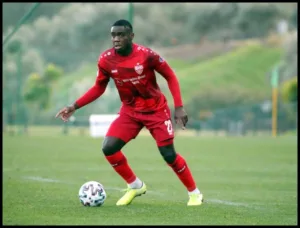 defensive midfielder