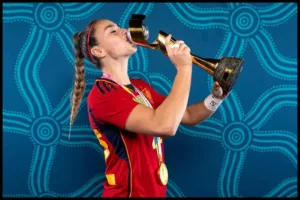 Athenea del Castillo With Women's Worldcup Trophy