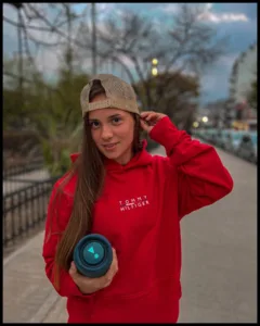 Agostina Holzheier looks pretty