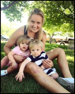 Lindsey Heaps is with her kids
