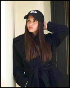 Manon Uffren looks gorgeous