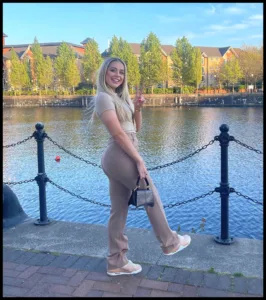 Poppy Pattinson looks gorgeous