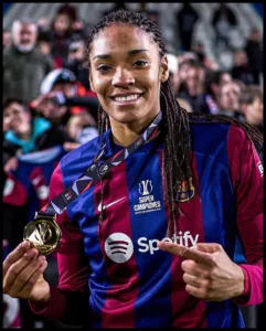 Salma Paralluelo footballer