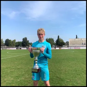 Spike Brits with the trophy