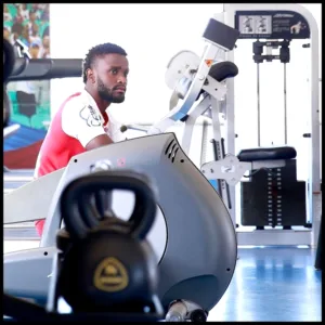 Stiven Mendoza is in gym