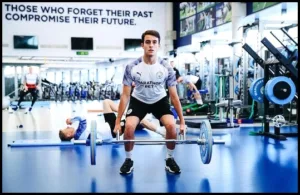 Eric García workout in gym