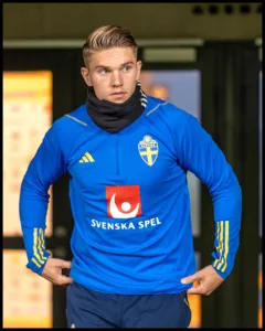 Viktor Gyökeres looks very handsome